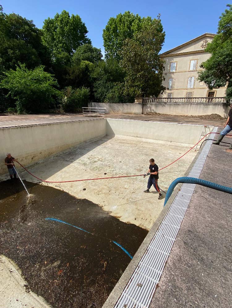 Vidage des boues d'une piscine